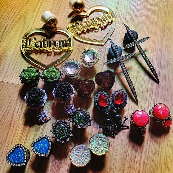 Earring plugs